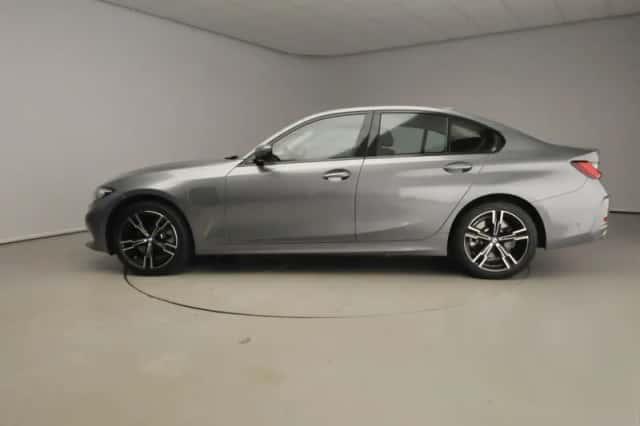 BMW 3-Serie (2024) thumbnail 3