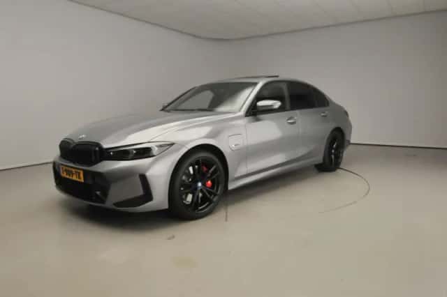 BMW 3-Serie (2023) thumbnail 1