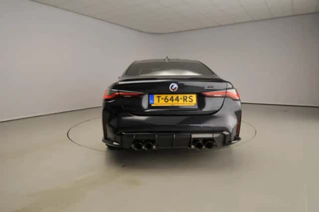 BMW M4 (2023) thumbnail 4