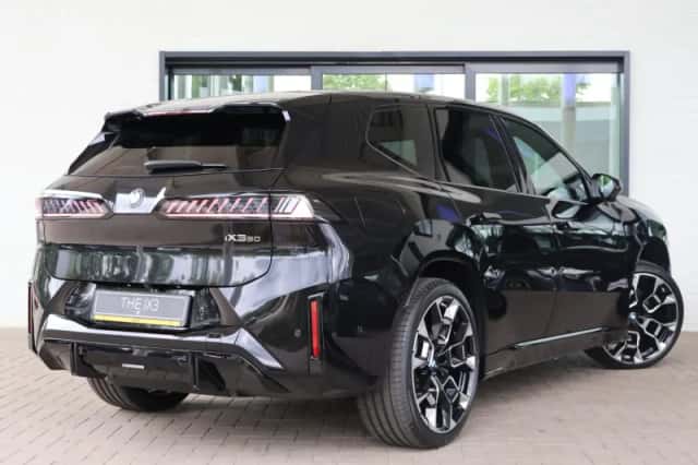 BMW iX3 (2026) thumbnail 2