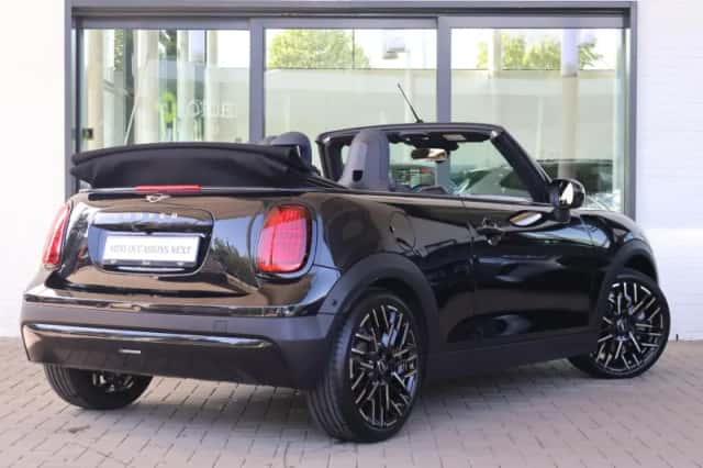 MINI Cabrio (2025) thumbnail 2