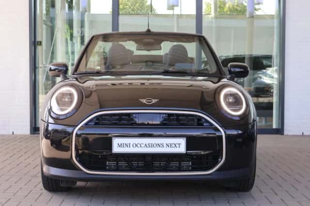 MINI Cabrio (2025) thumbnail 3