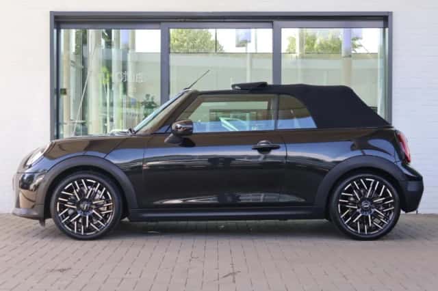 MINI Cabrio (2025) thumbnail 6