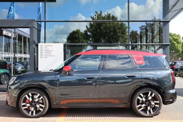 MINI Countryman (2024) thumbnail 3