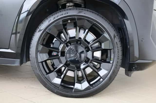 BMW XM (2024) thumbnail 6