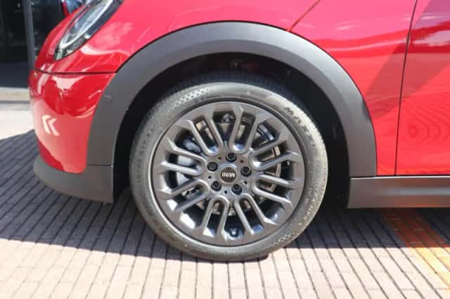 MINI Cooper (2026) thumbnail 4
