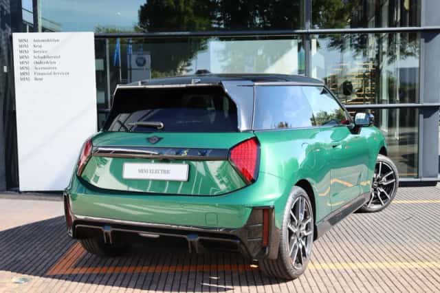 MINI Mini Electric (2026) thumbnail 2