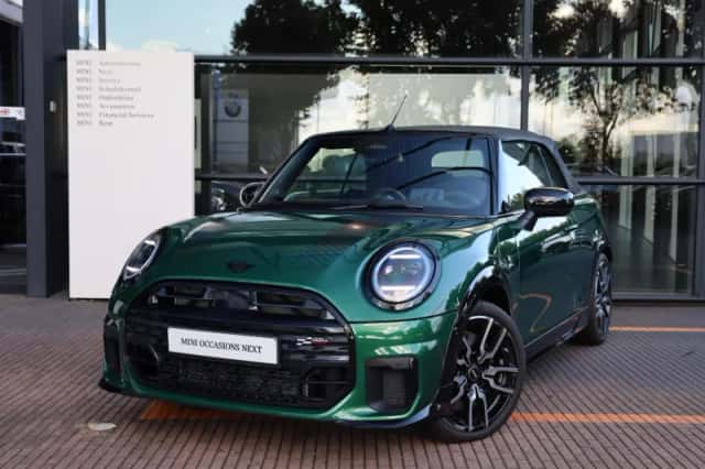 MINI Cabrio (2026) thumbnail 2