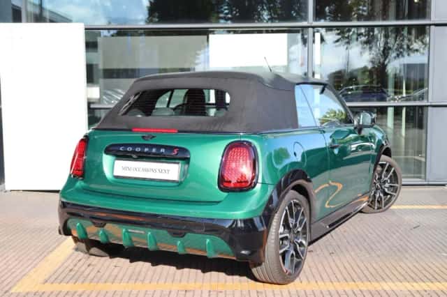 MINI Cabrio (2026) thumbnail 4