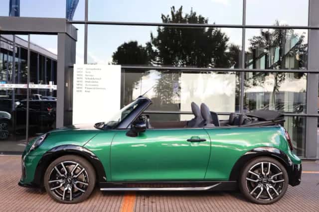 MINI Cabrio (2026) thumbnail 5