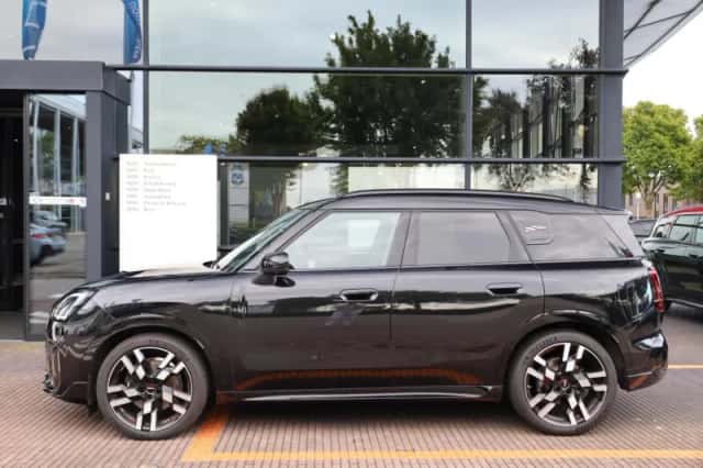 MINI Countryman (2025) thumbnail 3