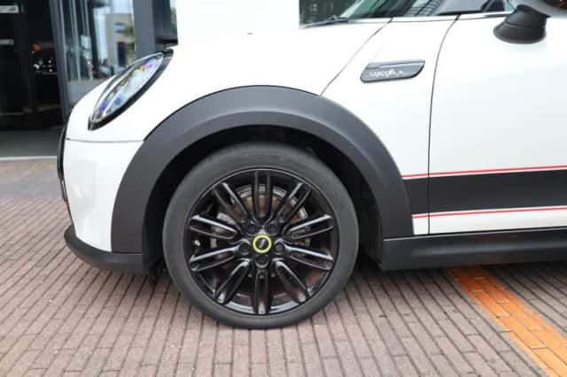 MINI Mini Electric (2023) thumbnail 4