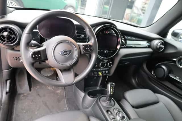 MINI Mini Electric (2023) thumbnail 5