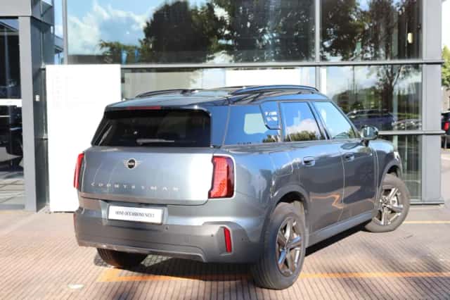 MINI Countryman (2025) thumbnail 2