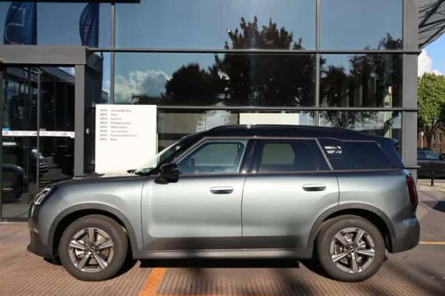 MINI Countryman (2025) thumbnail 3