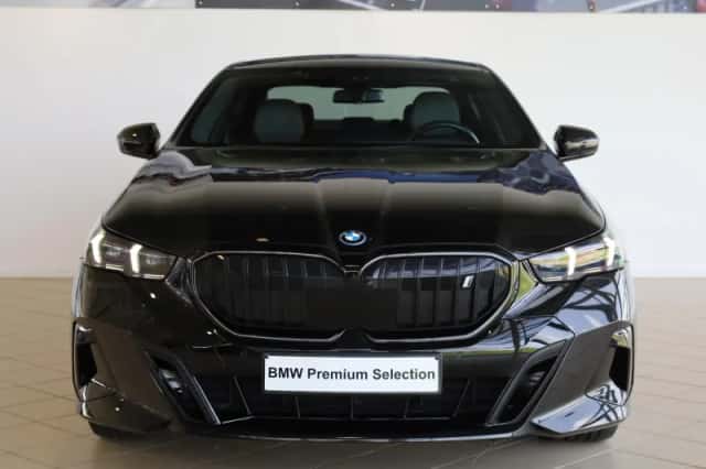 BMW i5 (2024) thumbnail 4