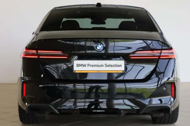BMW i5 (2024) thumbnail 5