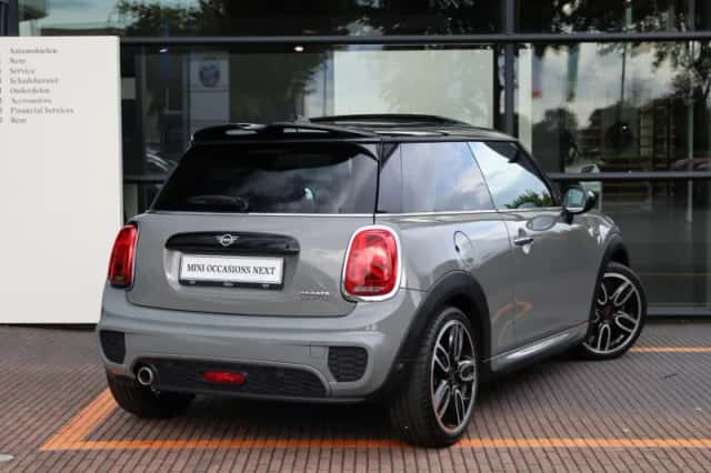 MINI Cooper (2019) thumbnail 2