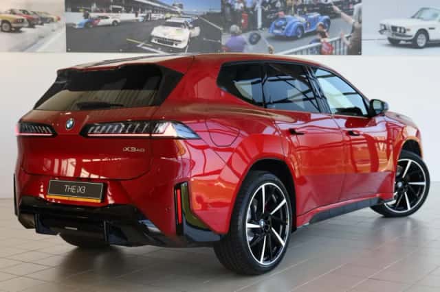 BMW iX3 (2026) thumbnail 2