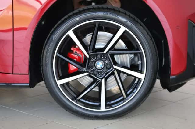 BMW iX3 (2026) thumbnail 6
