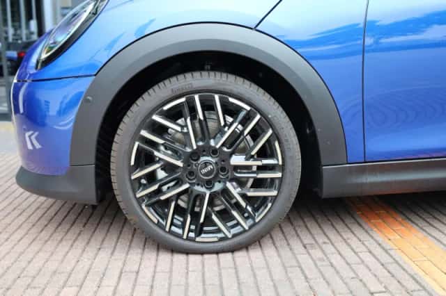 MINI Cooper (2026) thumbnail 4