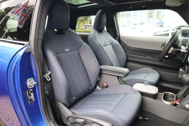 MINI Cooper (2026) thumbnail 6
