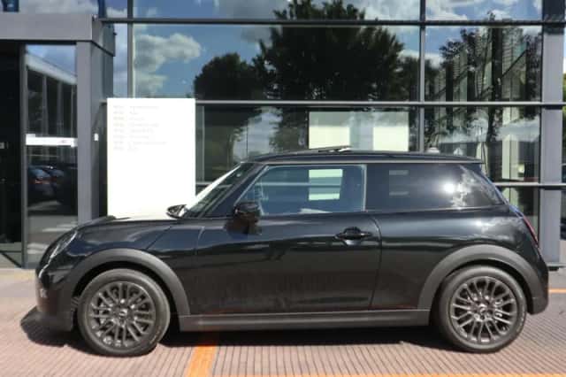 MINI Cooper (2026) thumbnail 3