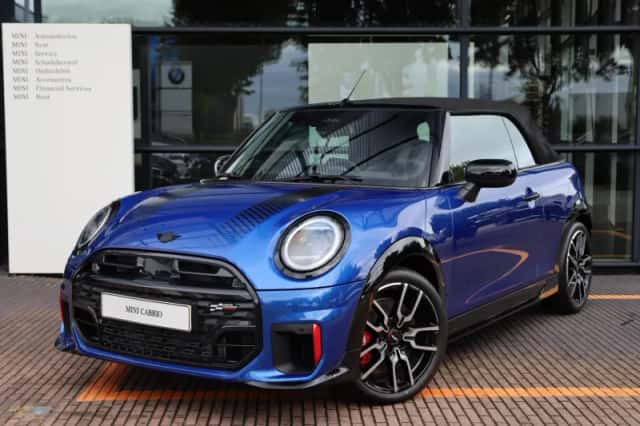 MINI Cabrio (2026) thumbnail 3
