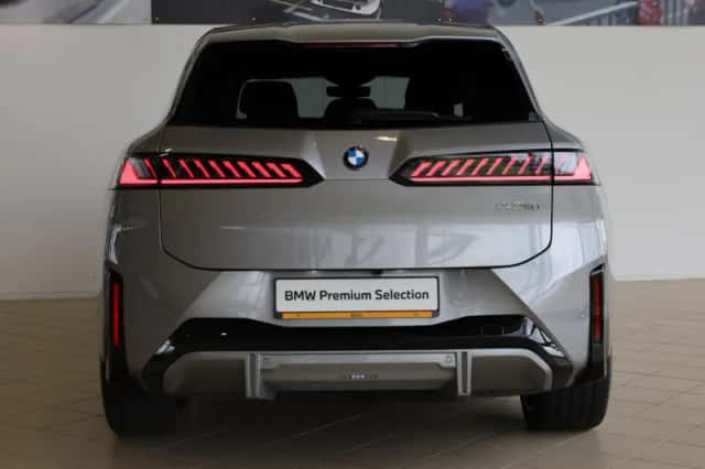 BMW iX3 (2026) thumbnail 5