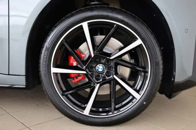 BMW iX3 (2026) thumbnail 6