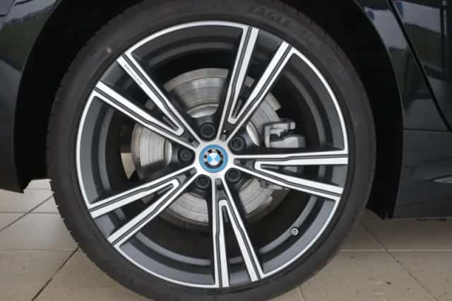 BMW 3-Serie (2024) thumbnail 6