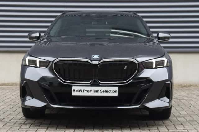 BMW i5 (2026) thumbnail 3