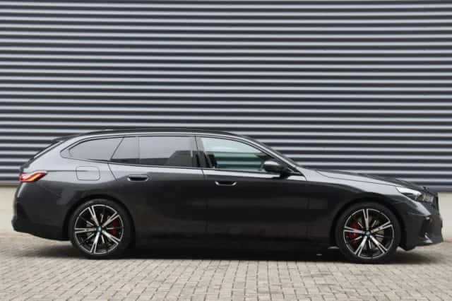 BMW i5 (2026) thumbnail 5