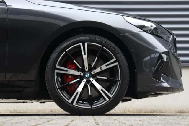 BMW i5 (2026) thumbnail 6