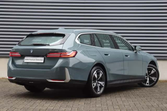 BMW i5 (2025) thumbnail 2