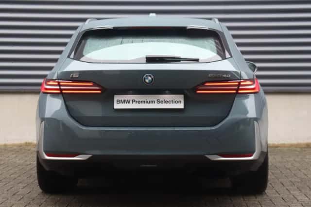 BMW i5 (2025) thumbnail 4