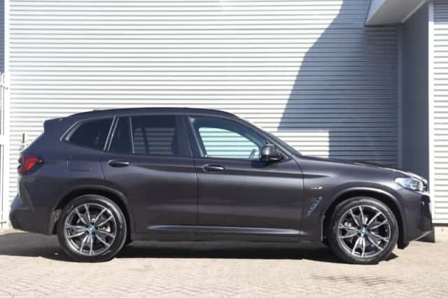 BMW X3 (2021) thumbnail 5