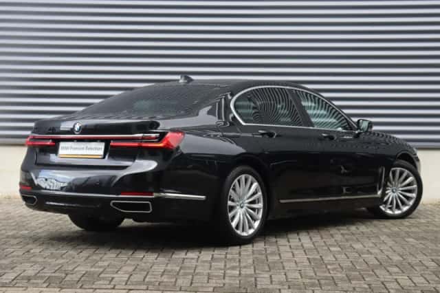 BMW 7-Serie (2021) thumbnail 2