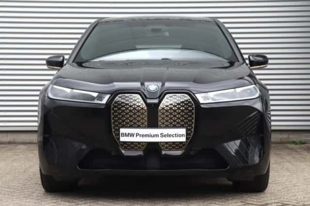 BMW iX (2024) thumbnail 3