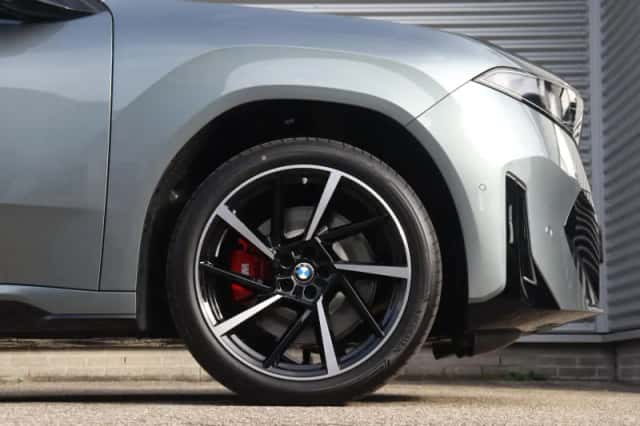 BMW iX3 (2026) thumbnail 6