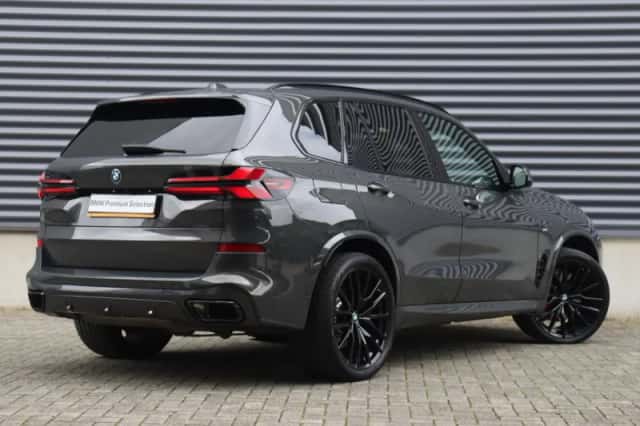 BMW X5 (2025) thumbnail 2