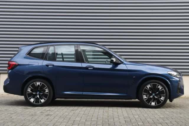 BMW iX3 (2022) thumbnail 5