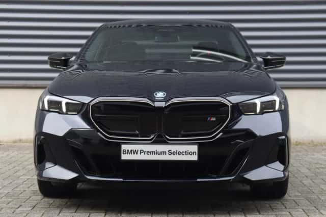 BMW i5 (2026) thumbnail 3