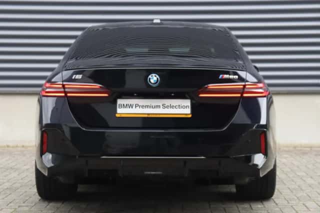 BMW i5 (2026) thumbnail 4