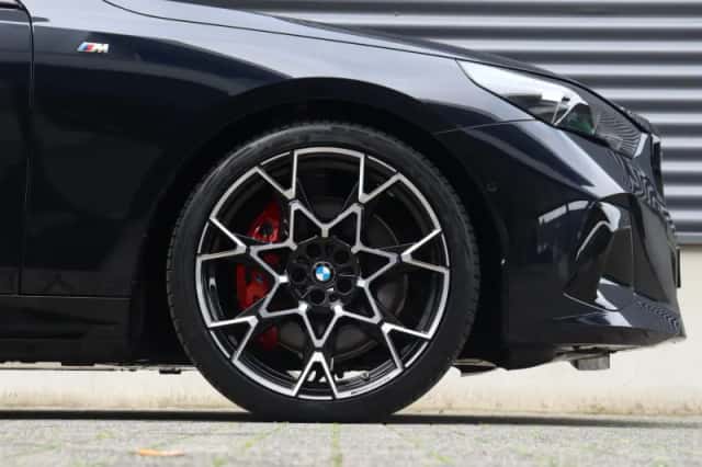 BMW i5 (2026) thumbnail 6
