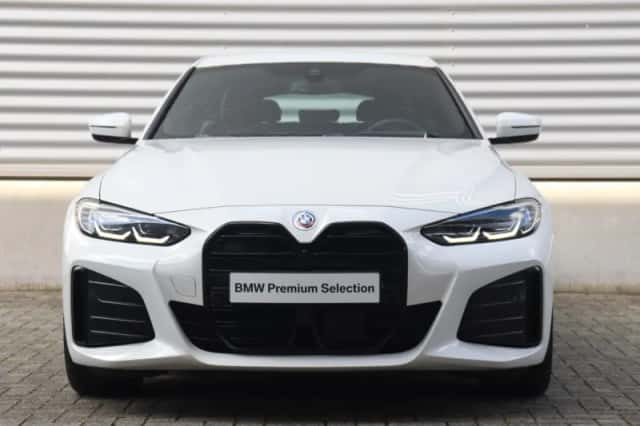 BMW i4 (2023) thumbnail 3
