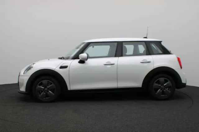 MINI Cooper (2024) thumbnail 4
