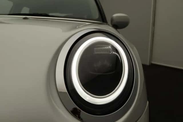 MINI Cooper (2024) thumbnail 6