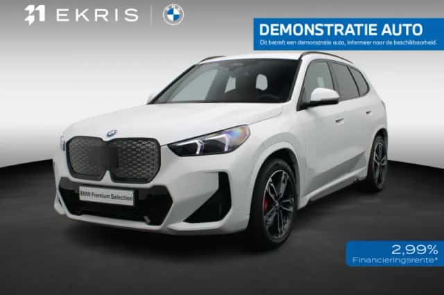 BMW iX1 (2026) thumbnail 1