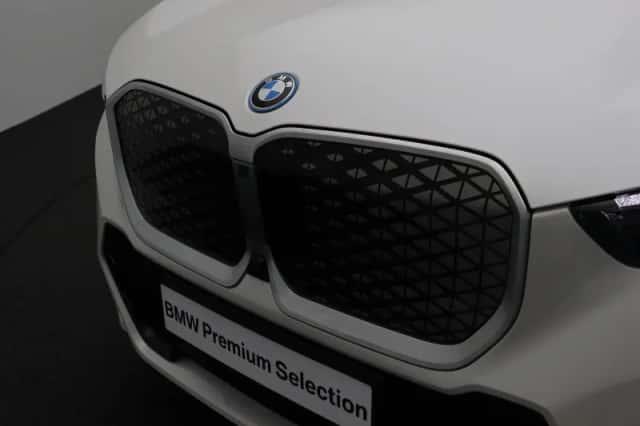 BMW iX1 (2025) thumbnail 6